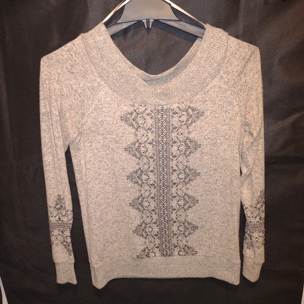 Women's lightweight sweater